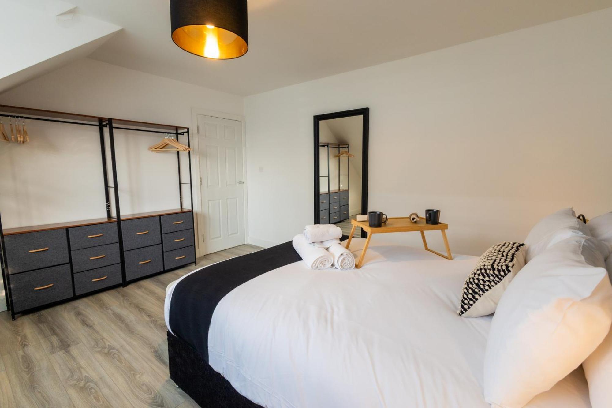 Contemporary 3Br Flat In Watford Apartment Watford  Bagian luar foto